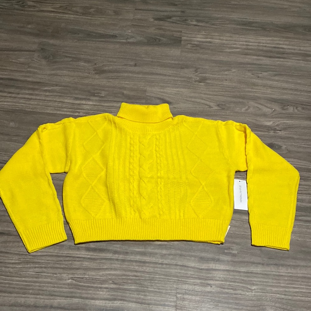Kendall & Kylie Cropped Top Sweater Size M - Picture 1 of 7